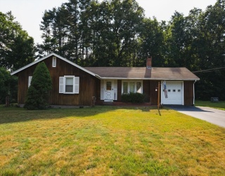 40 Newell Pond Rd, Greenfield, Massachusetts, 3 Bedrooms Bedrooms, 6 Rooms Rooms,1 BathroomBathrooms,Residential,For Sale,Newell Pond Rd,73536017