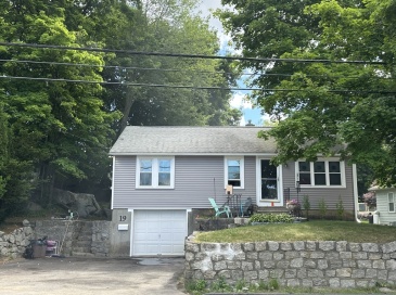 19 Granite St, Uxbridge, Massachusetts, 2 Bedrooms Bedrooms, 4 Rooms Rooms,2 BathroomsBathrooms,Residential,For Sale,Granite St,73536016