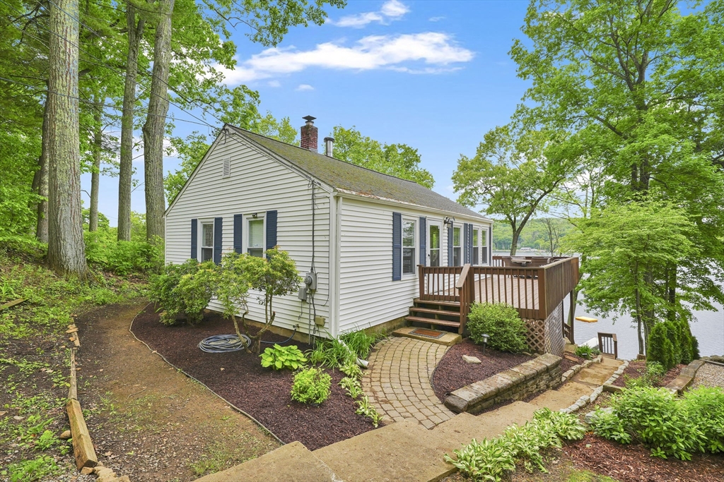 12 Forest Ct, Holland, Massachusetts, 2 Bedrooms Bedrooms, 5 Rooms Rooms,1 BathroomBathrooms,Residential,For Sale,Forest Ct,73536027