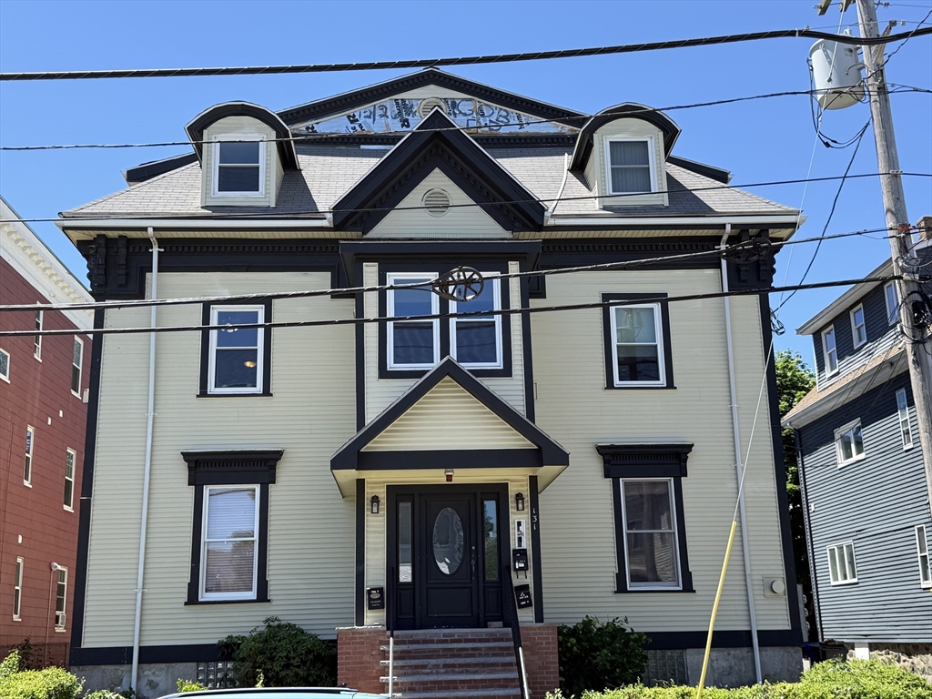 131 Laurel St, Malden, Massachusetts, 2 Bedrooms Bedrooms, 5 Rooms Rooms,1.5 BathroomsBathrooms,Residential,For Sale,Laurel St,73536030