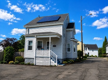 30 Clifton Ave., Lynn, Massachusetts, 3 Bedrooms Bedrooms, 5 Rooms Rooms,1 BathroomBathrooms,Residential,For Sale,Clifton Ave.,73536036