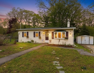 4 Bunker Hill Rd, Leicester, Massachusetts, 3 Bedrooms Bedrooms, 5 Rooms Rooms,1 BathroomBathrooms,Residential,For Sale,Bunker Hill Rd,73521374