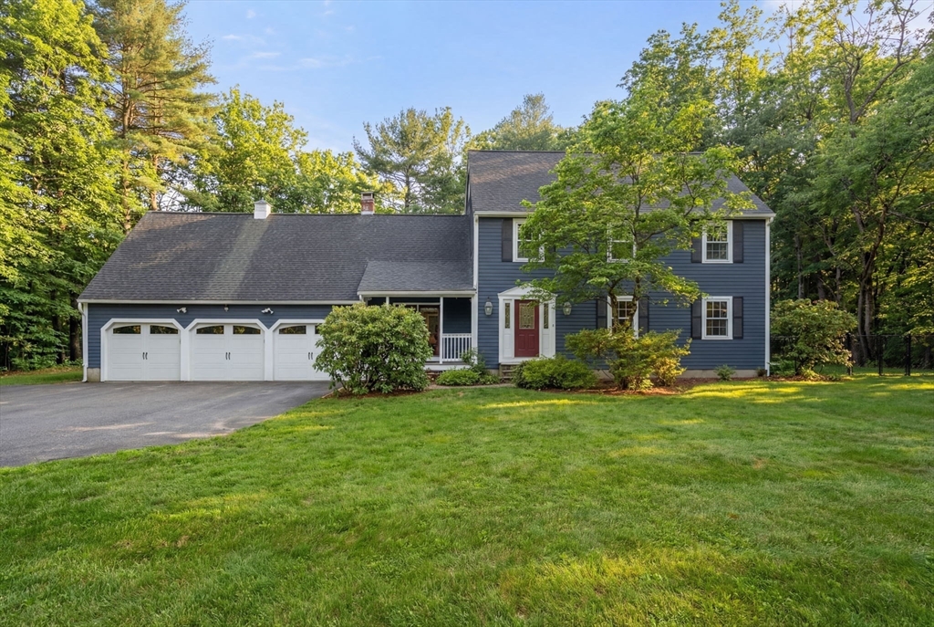 28 Sunnyrock Dr, Walpole, Massachusetts, 6 Bedrooms Bedrooms, 12 Rooms Rooms,4.5 BathroomsBathrooms,Residential,For Sale,Sunnyrock Dr,73497936