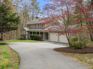 18 Old Orchard Road, Sherborn, Massachusetts, 4 Bedrooms Bedrooms, 8 Rooms Rooms,2.5 BathroomsBathrooms,Residential,For Sale,Old Orchard Road,73510579