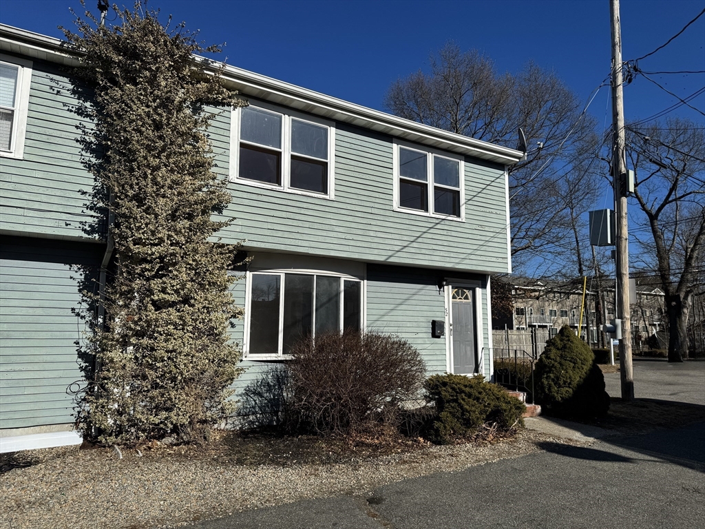 44 Reservoir St, Brockton, Massachusetts, 3 Bedrooms Bedrooms, 5 Rooms Rooms,1.5 BathroomsBathrooms,Residential,For Sale,Reservoir St,73469346