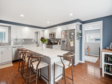 92 Undine Ave, Winthrop, Massachusetts, 3 Bedrooms Bedrooms, 6 Rooms Rooms,2 BathroomsBathrooms,Residential,For Sale,Undine Ave,73498452