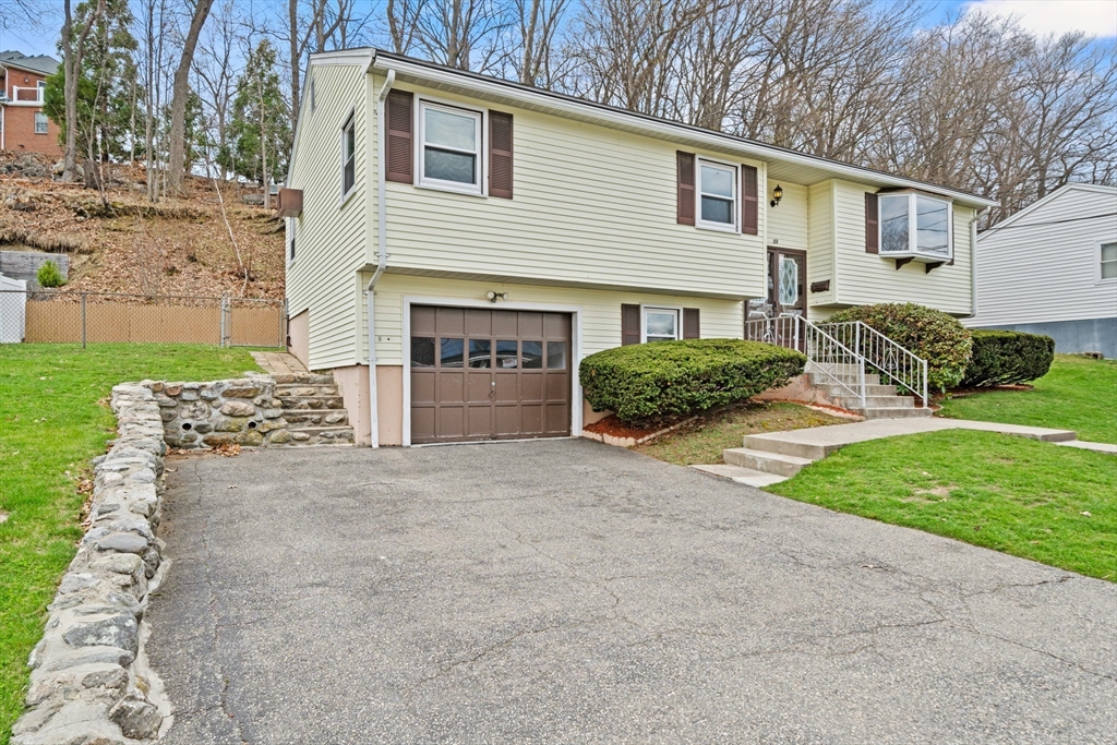 23 Buttaro Rd, Woburn, Massachusetts, 3 Bedrooms Bedrooms, 7 Rooms Rooms,2 BathroomsBathrooms,Residential,For Sale,Buttaro Rd,73502226