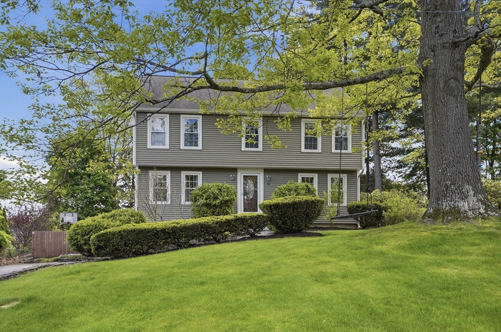 20 Larson Road, Milford, Massachusetts, 4 Bedrooms Bedrooms, 8 Rooms Rooms,2.5 BathroomsBathrooms,Residential,For Sale,Larson Road,73518109