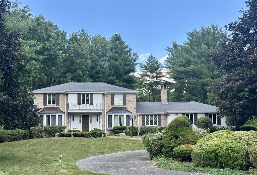 54 Yorkshire Rd, Dover, Massachusetts, 4 Bedrooms Bedrooms, 11 Rooms Rooms,2.5 BathroomsBathrooms,Residential,For Sale,Yorkshire Rd,73496504