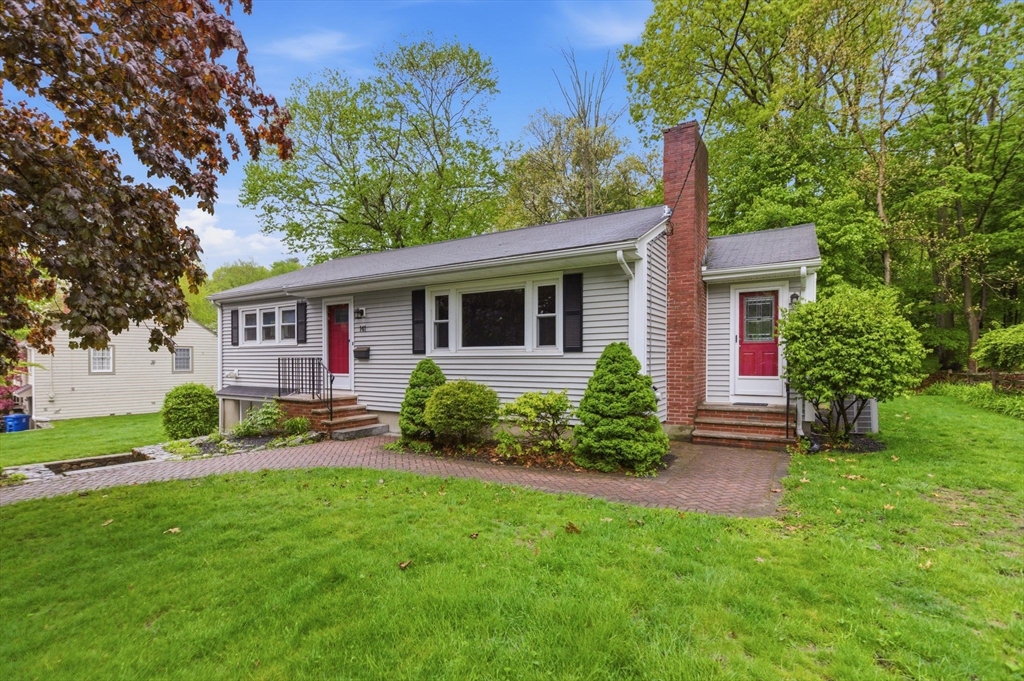 141 Pine Ridge Rd, Reading, Massachusetts, 3 Bedrooms Bedrooms, 6 Rooms Rooms,1 BathroomBathrooms,Residential,For Sale,Pine Ridge Rd,73519920