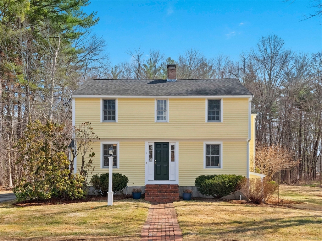 7 Mohawk Drive, Acton, Massachusetts, 4 Bedrooms Bedrooms, 8 Rooms Rooms,2.5 BathroomsBathrooms,Residential,For Sale,Mohawk Drive,73491345