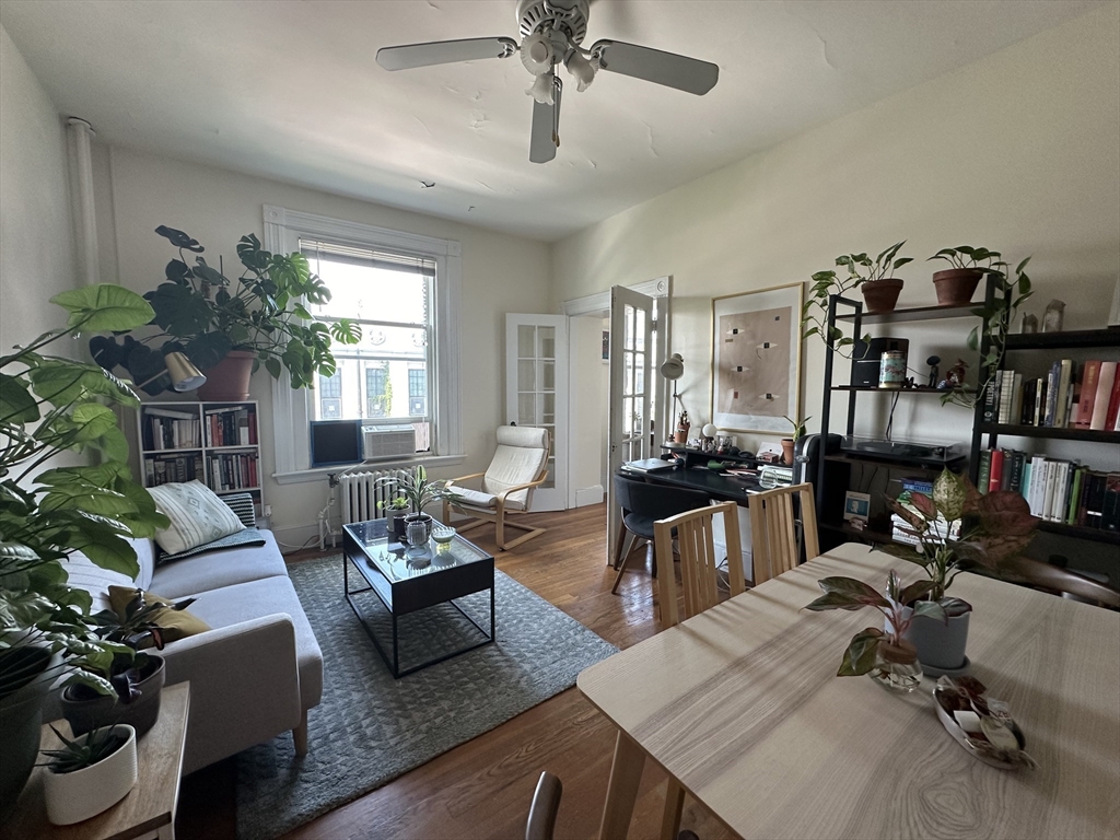 2 Inman Street, Cambridge, Massachusetts, 1 Bedroom Bedrooms, 4 Rooms Rooms,1 BathroomBathrooms,Residential Lease,For Rent,Inman Street,73533424