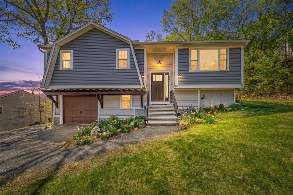 39 Blueberry Hill Rd, Woburn, Massachusetts, 3 Bedrooms Bedrooms, 7 Rooms Rooms,1.5 BathroomsBathrooms,Residential,For Sale,Blueberry Hill Rd,73508331