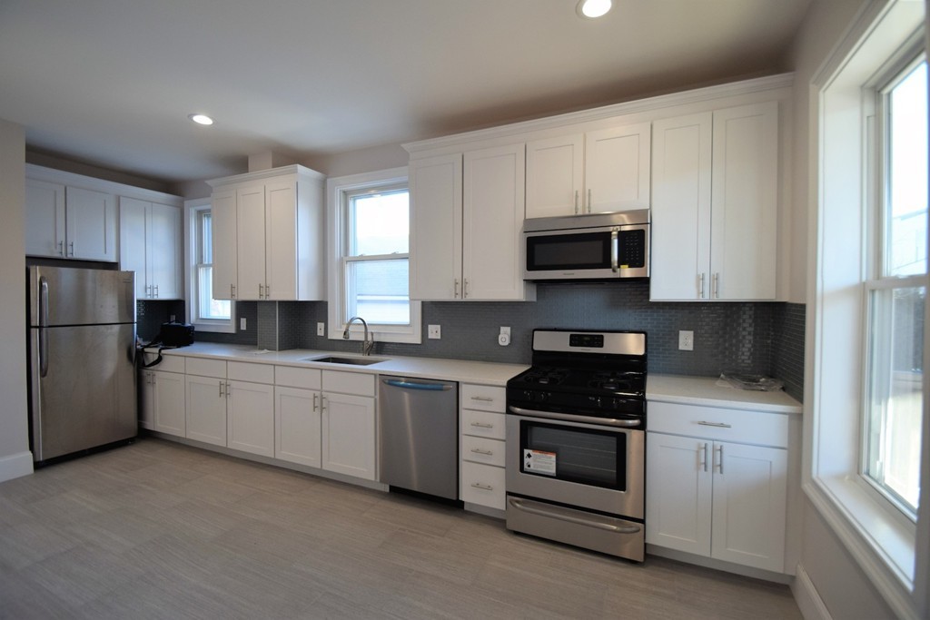 755 Saratoga St, Boston, Massachusetts, 3 Bedrooms Bedrooms, 5 Rooms Rooms,1 BathroomBathrooms,Residential Lease,For Rent,Saratoga St,73525104
