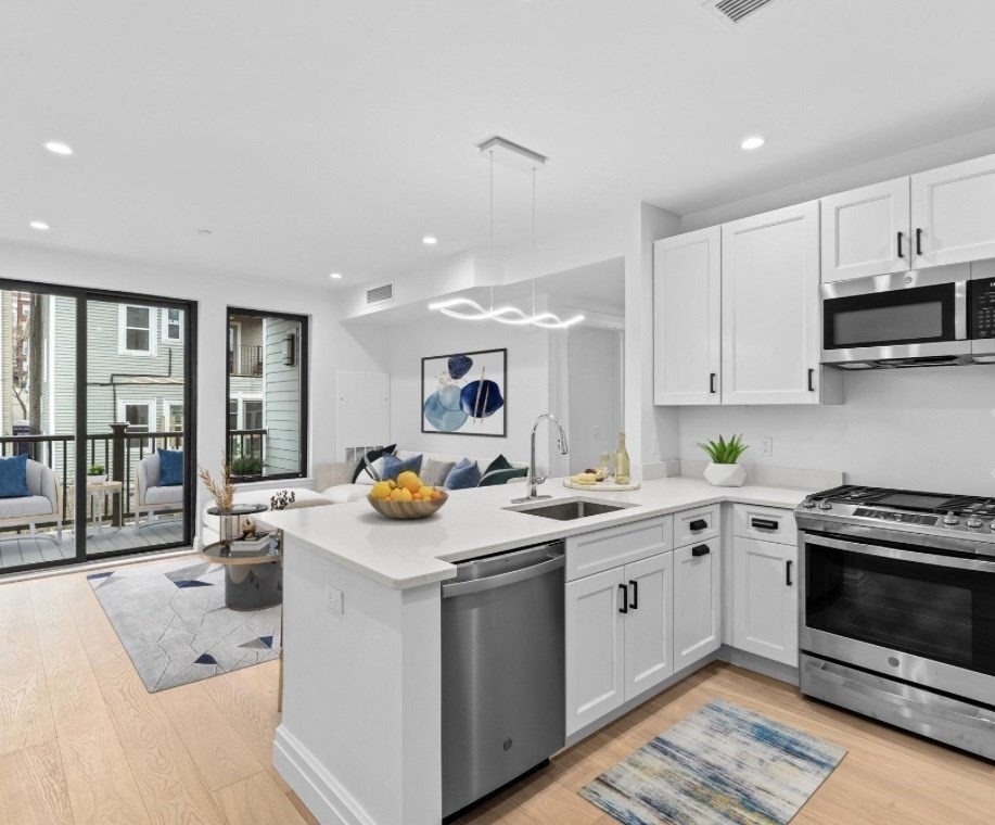 519 E 2nd St, Boston, Massachusetts, 1 Bedroom Bedrooms, 3 Rooms Rooms,1 BathroomBathrooms,Residential Lease,For Rent,E 2nd St,73531763