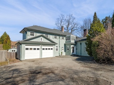 440 Puritan Rd, Swampscott, Massachusetts, 4 Bedrooms Bedrooms, 8 Rooms Rooms,3 BathroomsBathrooms,Residential,For Sale,Puritan Rd,73501101