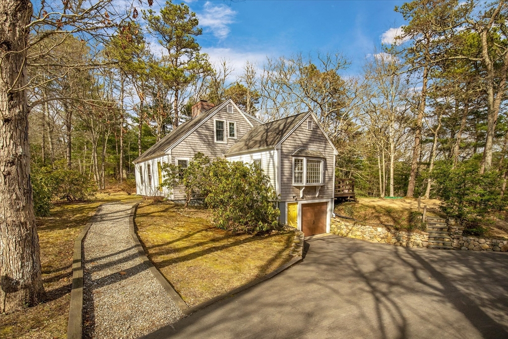 12 Highview Circle, Barnstable, Massachusetts, 3 Bedrooms Bedrooms, 6 Rooms Rooms,2.5 BathroomsBathrooms,Residential,For Sale,Highview Circle,73505312