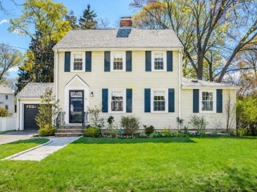 11 Bunker Ln, Newton, Massachusetts, 3 Bedrooms Bedrooms, 8 Rooms Rooms,1.5 BathroomsBathrooms,Residential,For Sale,Bunker Ln,73509552