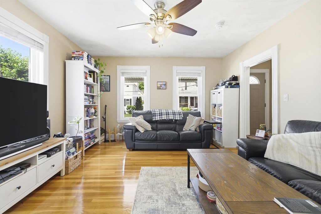 53 Willard St, Malden, Massachusetts, 1 Bedroom Bedrooms, 4 Rooms Rooms,1 BathroomBathrooms,Residential Lease,For Rent,Willard St,73536269