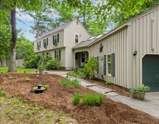 69 Hall St, Dunstable, Massachusetts, 4 Bedrooms Bedrooms, 9 Rooms Rooms,1.5 BathroomsBathrooms,Residential,For Sale,Hall St,73536320