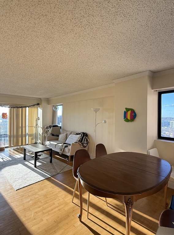 15 North Beacon St, Boston, Massachusetts, 2 Bedrooms Bedrooms, 4 Rooms Rooms,1.5 BathroomsBathrooms,Residential Lease,For Rent,North Beacon St,73536333