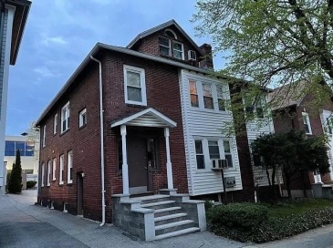 96 Lawton Street, Brookline, Massachusetts, 3 Bedrooms Bedrooms, 6 Rooms Rooms,1.5 BathroomsBathrooms,Residential Lease,For Rent,Lawton Street,73536079