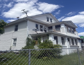 646-648 Carew St, Springfield, Massachusetts, 6 Bedrooms Bedrooms, 13 Rooms Rooms,2 BathroomsBathrooms,Residential Income,For Sale,Carew St,73536081