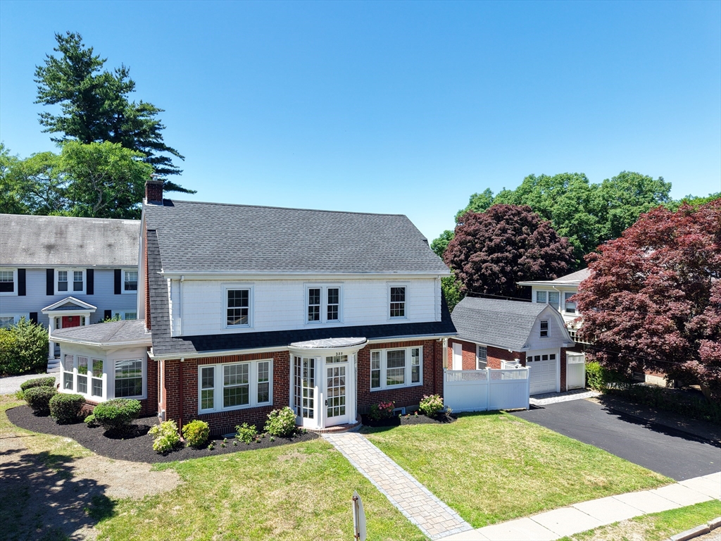 8 Horace Road, Belmont, Massachusetts, 5 Bedrooms Bedrooms, 12 Rooms Rooms,3.5 BathroomsBathrooms,Residential,For Sale,Horace Road,73536268