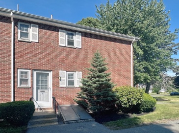 14 Emerson Gardens Rd, Lexington, Massachusetts, 2 Bedrooms Bedrooms, 5 Rooms Rooms,2 BathroomsBathrooms,Residential Lease,For Rent,Emerson Gardens Rd,73536101