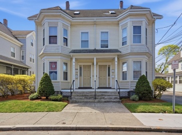 115-117 Chestnut Street, Waltham, Massachusetts, 9 Bedrooms Bedrooms, 23 Rooms Rooms,5 BathroomsBathrooms,Residential Income,For Sale,Chestnut Street,73508394