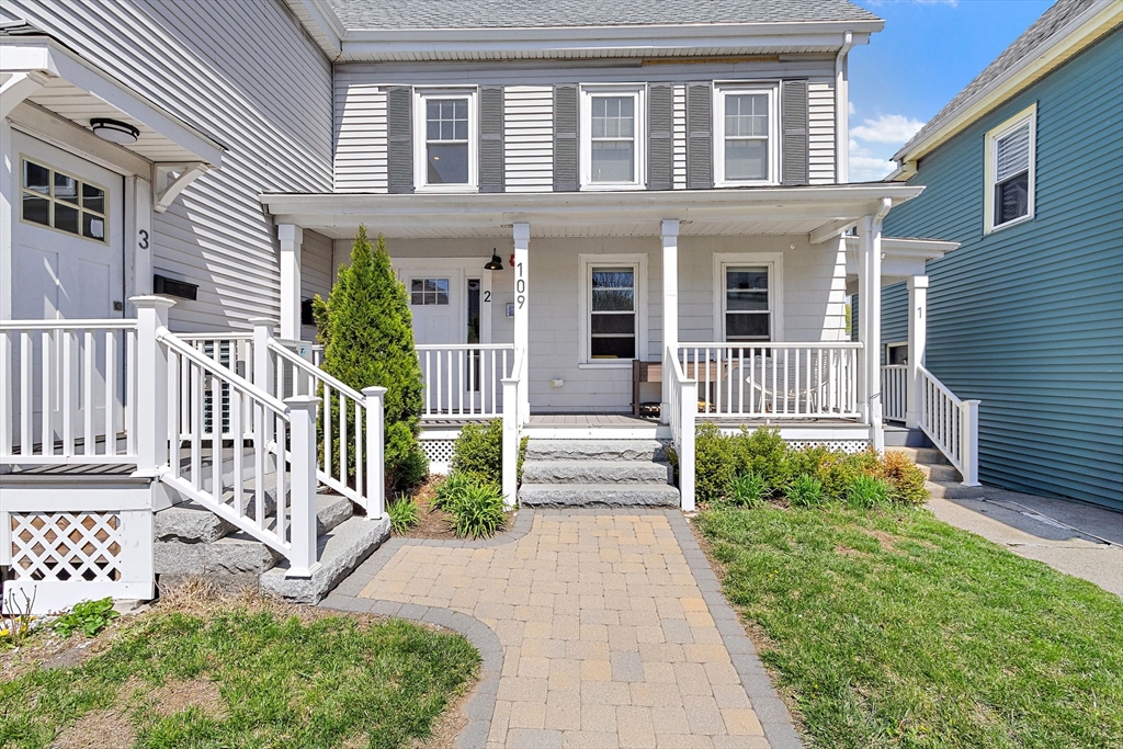 109 Main Street, Woburn, Massachusetts, 2 Bedrooms Bedrooms, 5 Rooms Rooms,2 BathroomsBathrooms,Residential,For Sale,Main Street,73514585