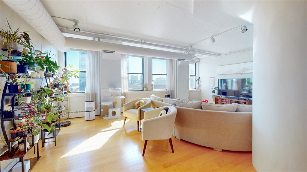 210 South Street, Boston, Massachusetts, 2 Bedrooms Bedrooms, 5 Rooms Rooms,2 BathroomsBathrooms,Residential Lease,For Rent,South Street,73515455