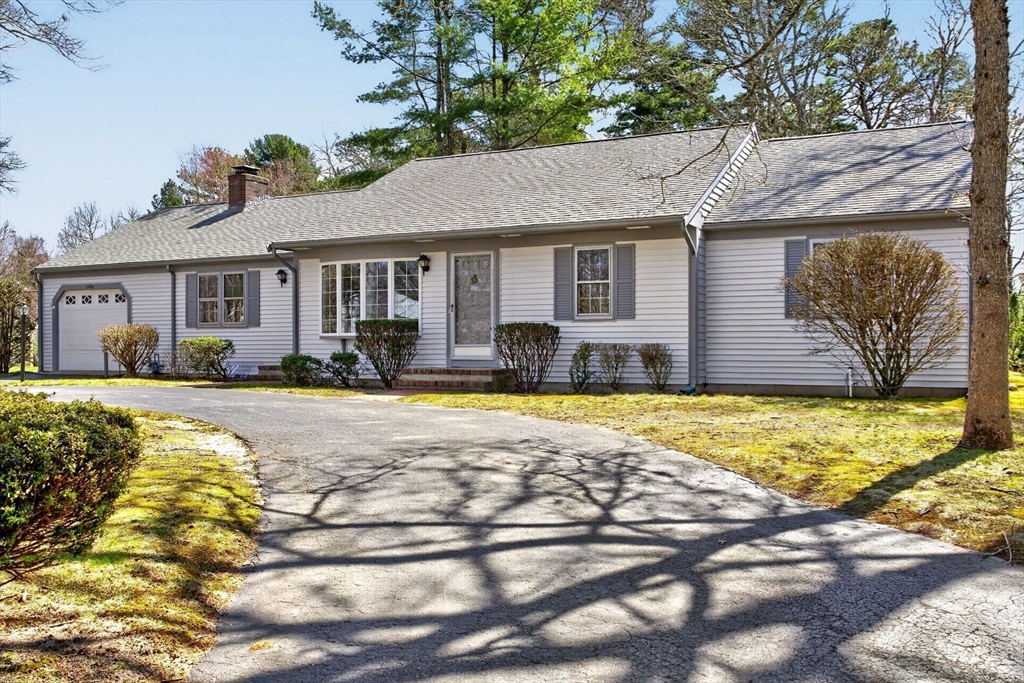 493 Prince Hinckley Rd, Barnstable, Massachusetts, 3 Bedrooms Bedrooms, 7 Rooms Rooms,2 BathroomsBathrooms,Residential,For Sale,Prince Hinckley Rd,73504533