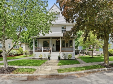 31 North Ave, Melrose, Massachusetts, 5 Bedrooms Bedrooms, 9 Rooms Rooms,3 BathroomsBathrooms,Residential,For Sale,North Ave,73524511
