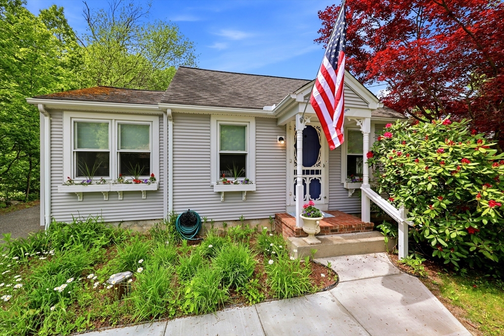 236 Three Rivers Rd, Wilbraham, Massachusetts, 3 Bedrooms Bedrooms, 5 Rooms Rooms,1 BathroomBathrooms,Residential,For Sale,Three Rivers Rd,73523712