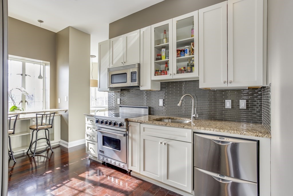 20 Chapel, Brookline, Massachusetts, 1 Bedroom Bedrooms, 3 Rooms Rooms,1 BathroomBathrooms,Residential Lease,For Rent,Chapel,73513247