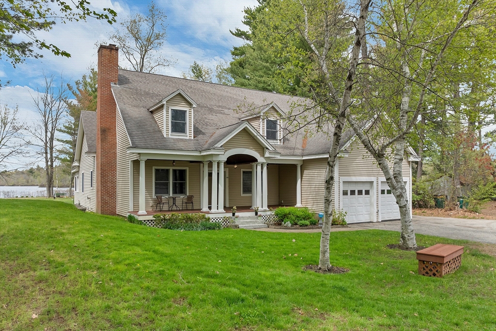 40 Coopers Coopers Grove Rd, Kingston, New Hampshire, 4 Bedrooms Bedrooms, 9 Rooms Rooms,3 BathroomsBathrooms,Residential,For Sale,Coopers Grove Rd,73518582