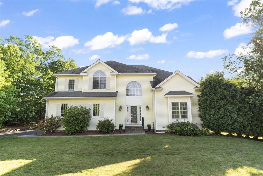 7 Muir Way, Marlborough, Massachusetts, 4 Bedrooms Bedrooms, 11 Rooms Rooms,3.5 BathroomsBathrooms,Residential,For Sale,Muir Way,73536124