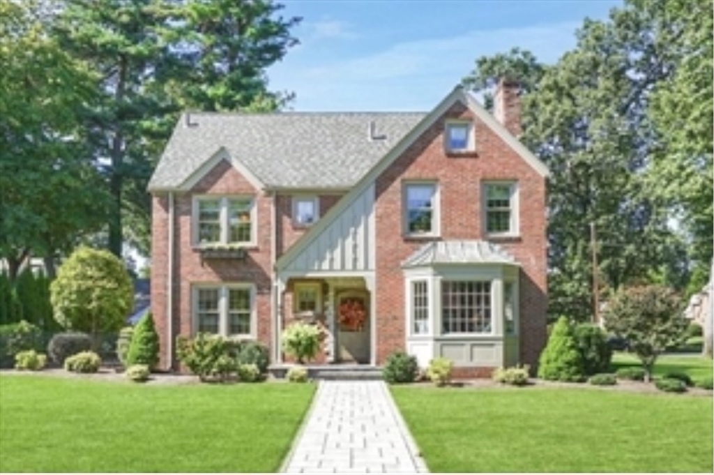 70 Dover St, Longmeadow, Massachusetts, 5 Bedrooms Bedrooms, 10 Rooms Rooms,3.5 BathroomsBathrooms,Residential,For Sale,Dover St,73536120