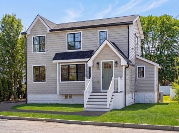 193 Park St, Stoneham, Massachusetts, 4 Bedrooms Bedrooms, 9 Rooms Rooms,3 BathroomsBathrooms,Residential,For Sale,Park St,73493320