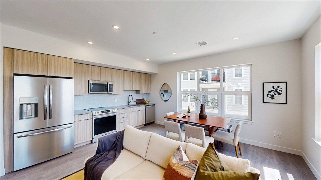 75 Willow Ct, Boston, Massachusetts, 3 Rooms Rooms,1 BathroomBathrooms,Residential Lease,For Rent,Willow Ct,73536139