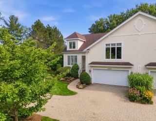 2 Dove Lane, Andover, Massachusetts, 3 Bedrooms Bedrooms, 8 Rooms Rooms,3.5 BathroomsBathrooms,Residential,For Sale,Dove Lane,73536086