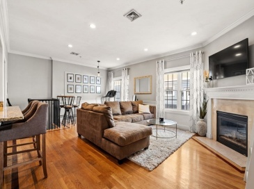 209 D Street, Boston, Massachusetts, 3 Bedrooms Bedrooms, 5 Rooms Rooms,2 BathroomsBathrooms,Residential Lease,For Rent,D Street,73536159