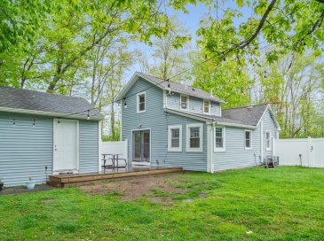 36 Brackett Rd, Ashland, Massachusetts, 3 Bedrooms Bedrooms, 6 Rooms Rooms,2 BathroomsBathrooms,Residential Lease,For Rent,Brackett Rd,73536208