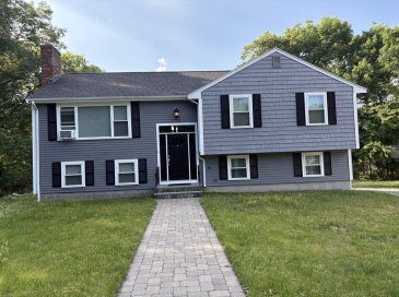 27 Richardson Circle, Saugus, Massachusetts, 3 Bedrooms Bedrooms, 7 Rooms Rooms,1.5 BathroomsBathrooms,Residential Lease,For Rent,Richardson Circle,73536214