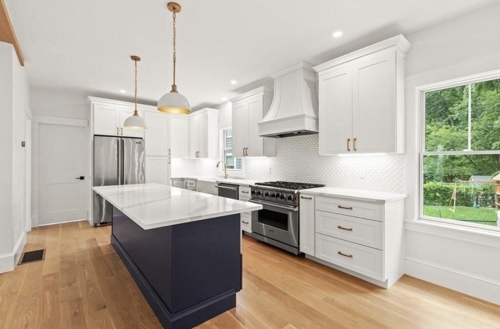 7 Hancock, Arlington, Massachusetts, 4 Bedrooms Bedrooms, 9 Rooms Rooms,3.5 BathroomsBathrooms,Residential Lease,For Rent,Hancock,73536151