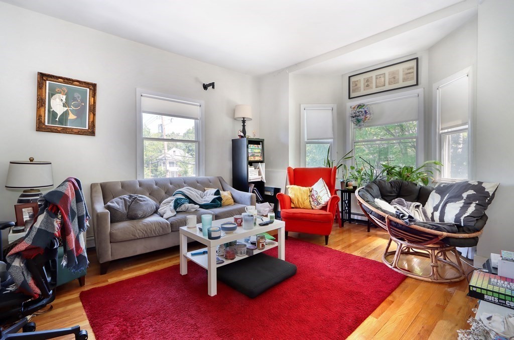 166 Raymond St, Cambridge, Massachusetts, 3 Bedrooms Bedrooms, 5 Rooms Rooms,1 BathroomBathrooms,Residential Lease,For Rent,Raymond St,73536234