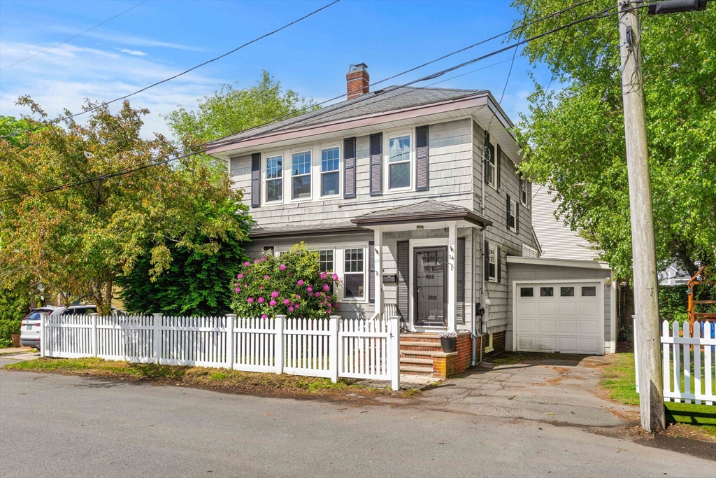 14 Curry Cir, Swampscott, Massachusetts, 3 Bedrooms Bedrooms, 6 Rooms Rooms,2 BathroomsBathrooms,Residential,For Sale,Curry Cir,73529307