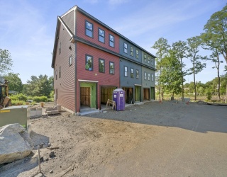 87 Neponset St, Canton, Massachusetts, 2 Bedrooms Bedrooms, 7 Rooms Rooms,2 BathroomsBathrooms,Residential,For Sale,Neponset St,73536531