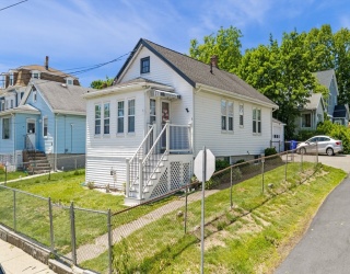 61 Sunnyside St, Boston, Massachusetts, 2 Bedrooms Bedrooms, 5 Rooms Rooms,1 BathroomBathrooms,Residential,For Sale,Sunnyside St,73536540